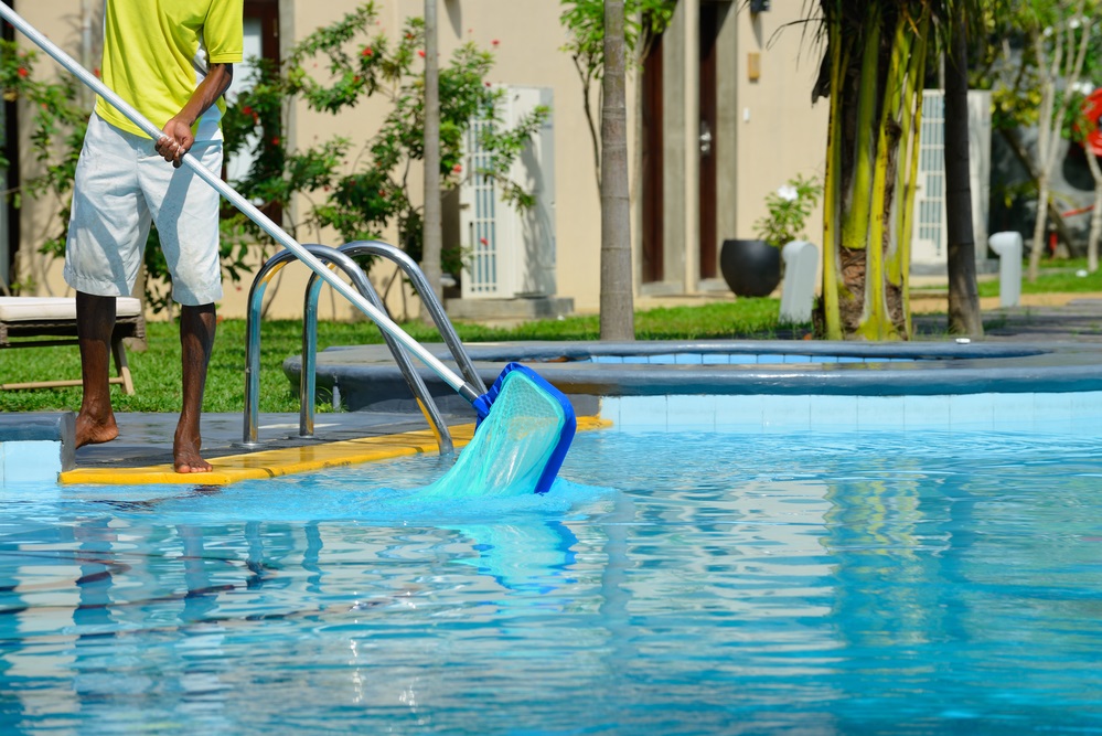 Agoura hills pool cleaning