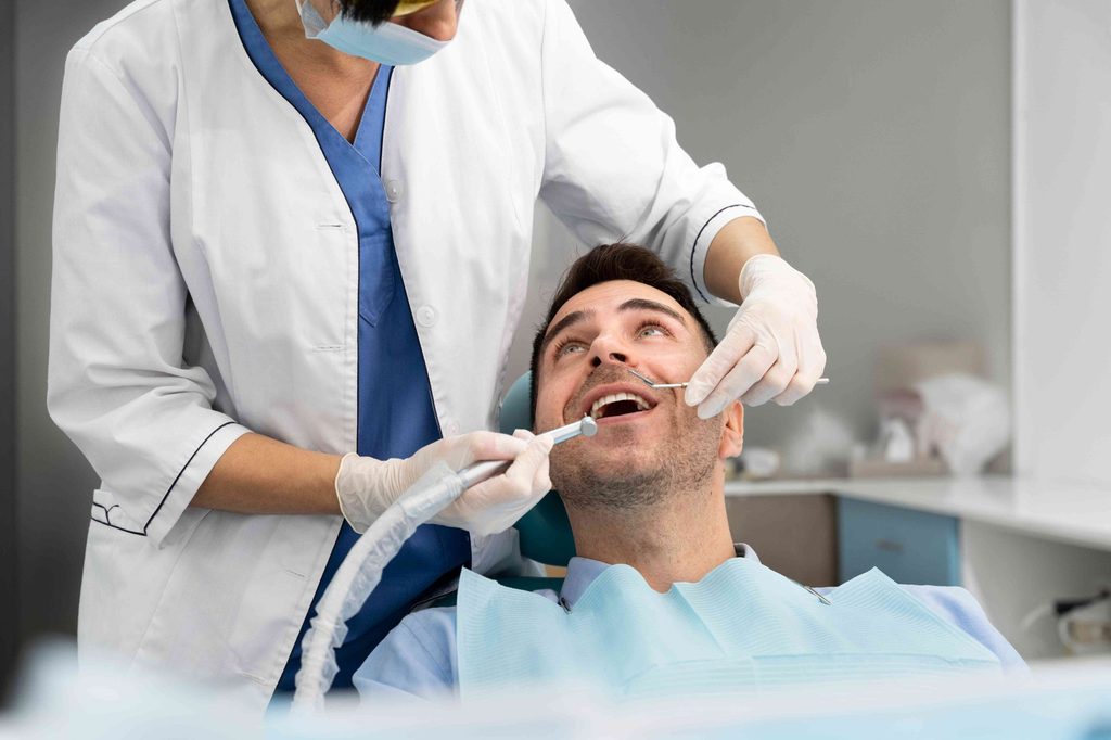 Emergency dentist in Encino